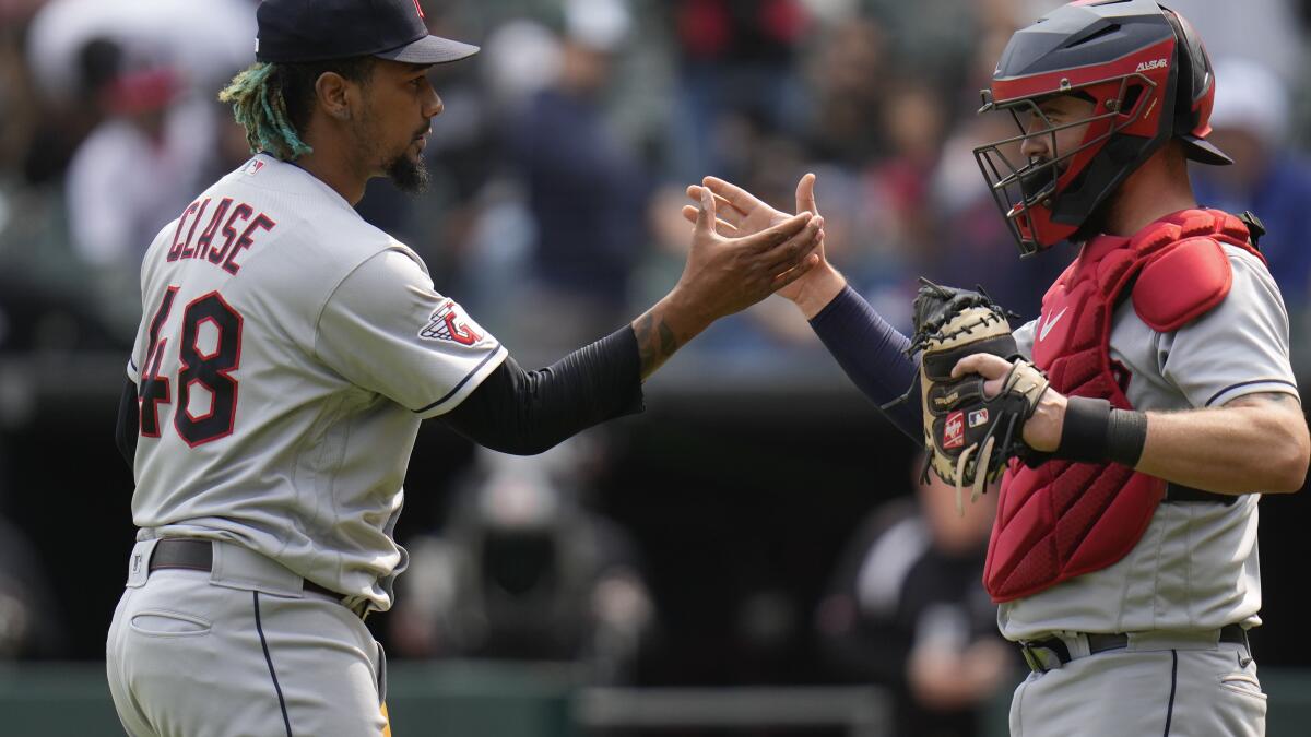 White Sox give Pedro Grifol a victory in his managerial debut, rallying for  3-2 win against Astros, National Sports