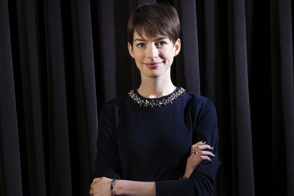 Anne Hathaway | Oscars 2014 presenter