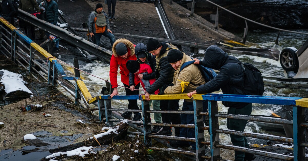 Dead soldiers. An icy river. Ukraine town on the frontlines prepares to battle Russians Dead soldiers. An icy river. Ukraine town on the frontlines prepares to battle Russians