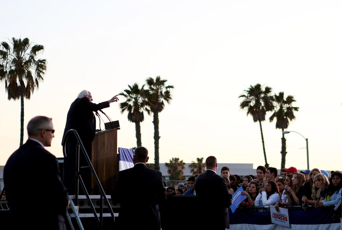 Sanders campaign barnstorms the Southland