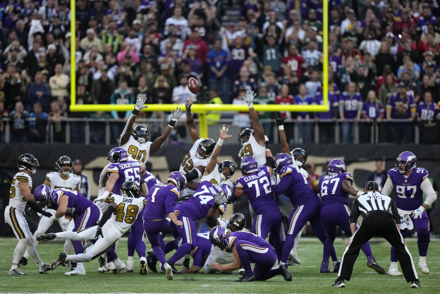 Vikings hang on for 28-25 win over Saints in London - The San Diego  Union-Tribune