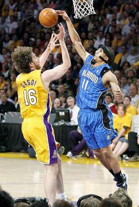 Courtney Lee, Pau Gasol