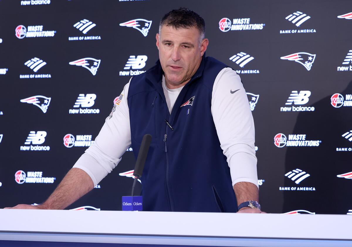 Patriots' Mike Vrabel is seeking counseling, will miss NFL draft Day 3 - Los Angeles Times