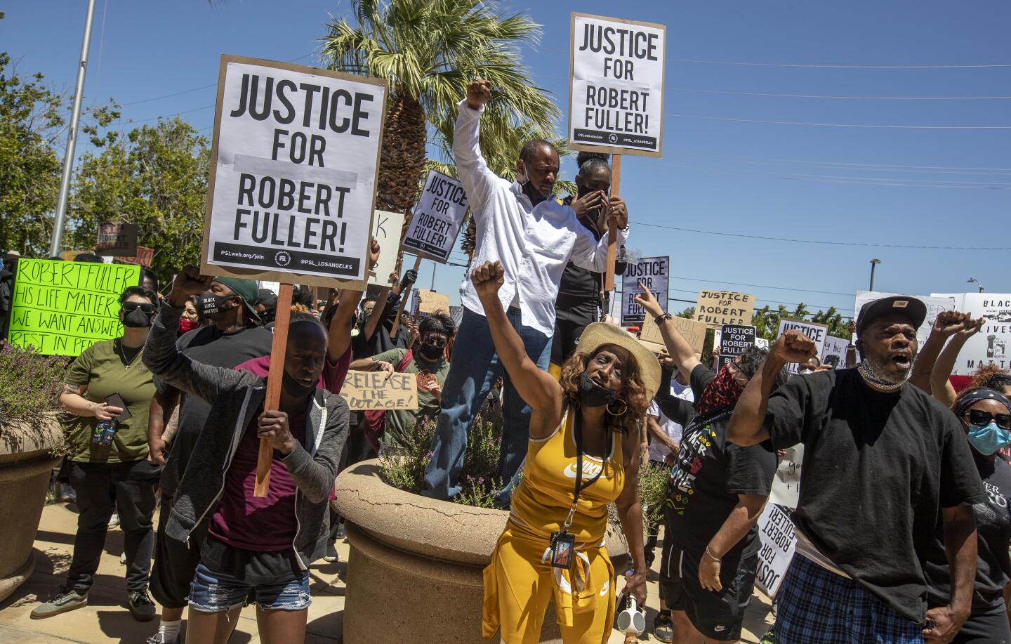 Thousands protest in Palmdale over the death of Robert Fuller