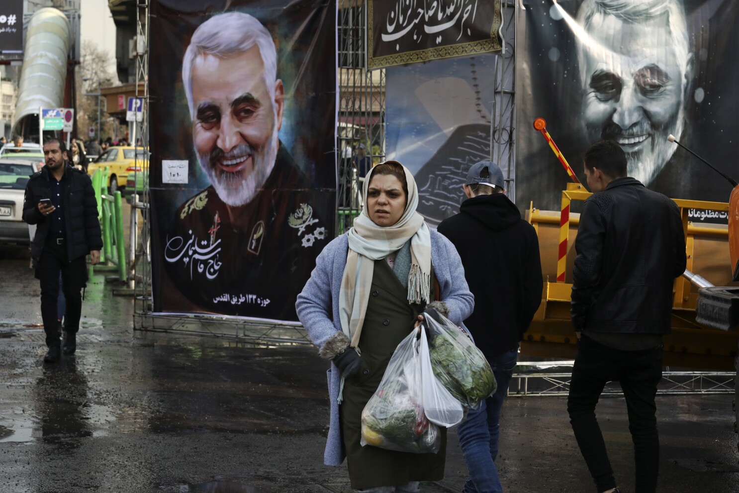 On The Streets Of Tehran Relief For Now At No Wider Conflict With U S Los Angeles Times