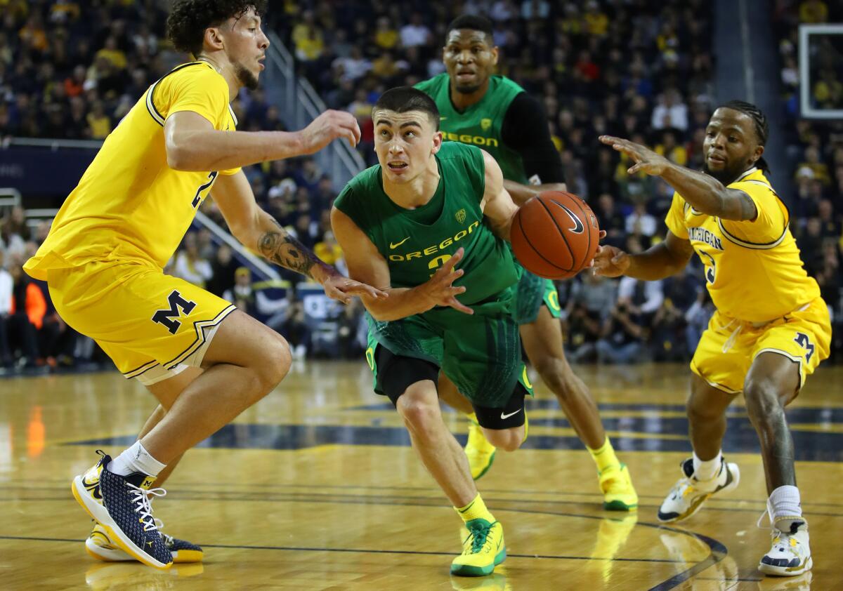 Senior point guard Payton Pritchard leads No. 4 Oregon into its Pac-12 schedule.