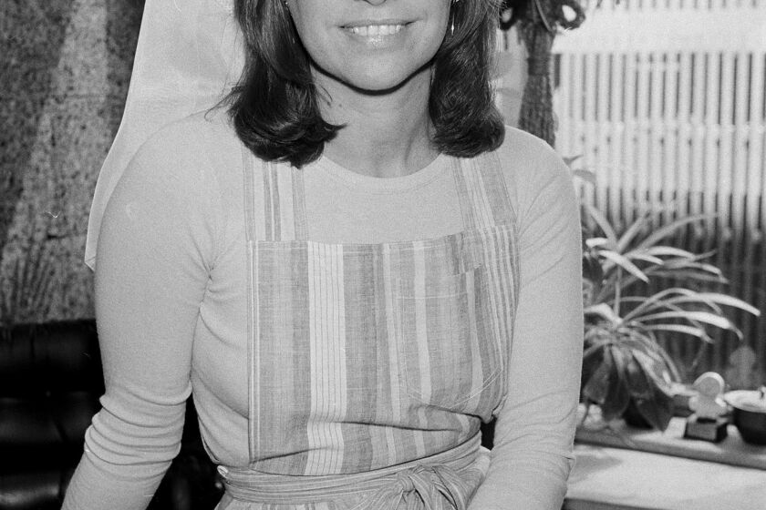 FILE - Brazilian vocalist Astrud Gilberto poses for a photo in New York on Aug. 20, 1981. Gilberto, the Brazilian singer, songwriter and entertainer whose off-hand, English-language cameo on “The Girl from Ipanema” made her a worldwide voice of bossa nova, has died at age 83. Musician Paul Ricci, a family friend, confirmed that she died Monday, June 5, 2023. (AP Photo/Dave Pickoff, file)