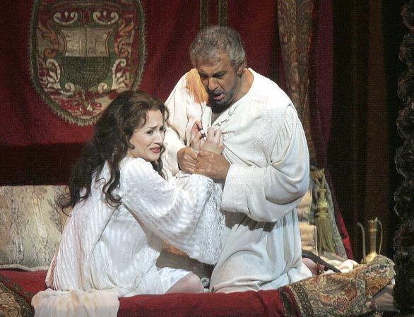 Placido Domingo as Otello and Patricia Racette as Desdemona in Act 4 of "Otello" at the Dorothy Chandler Pavilion in 2006.