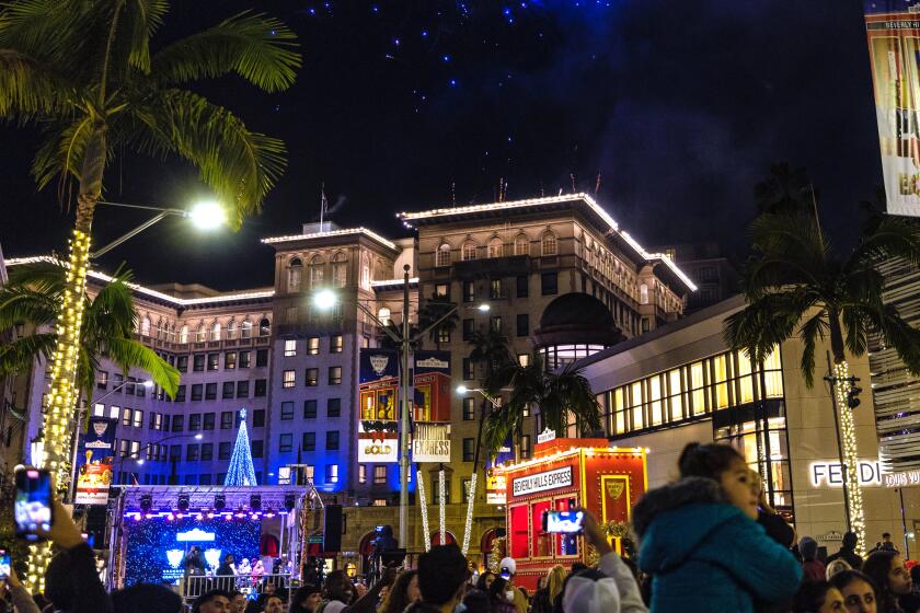 Rodeo Drive Holiday Lighting Celebration 2022. (Kate Jones / Rodeo Drive Committee)