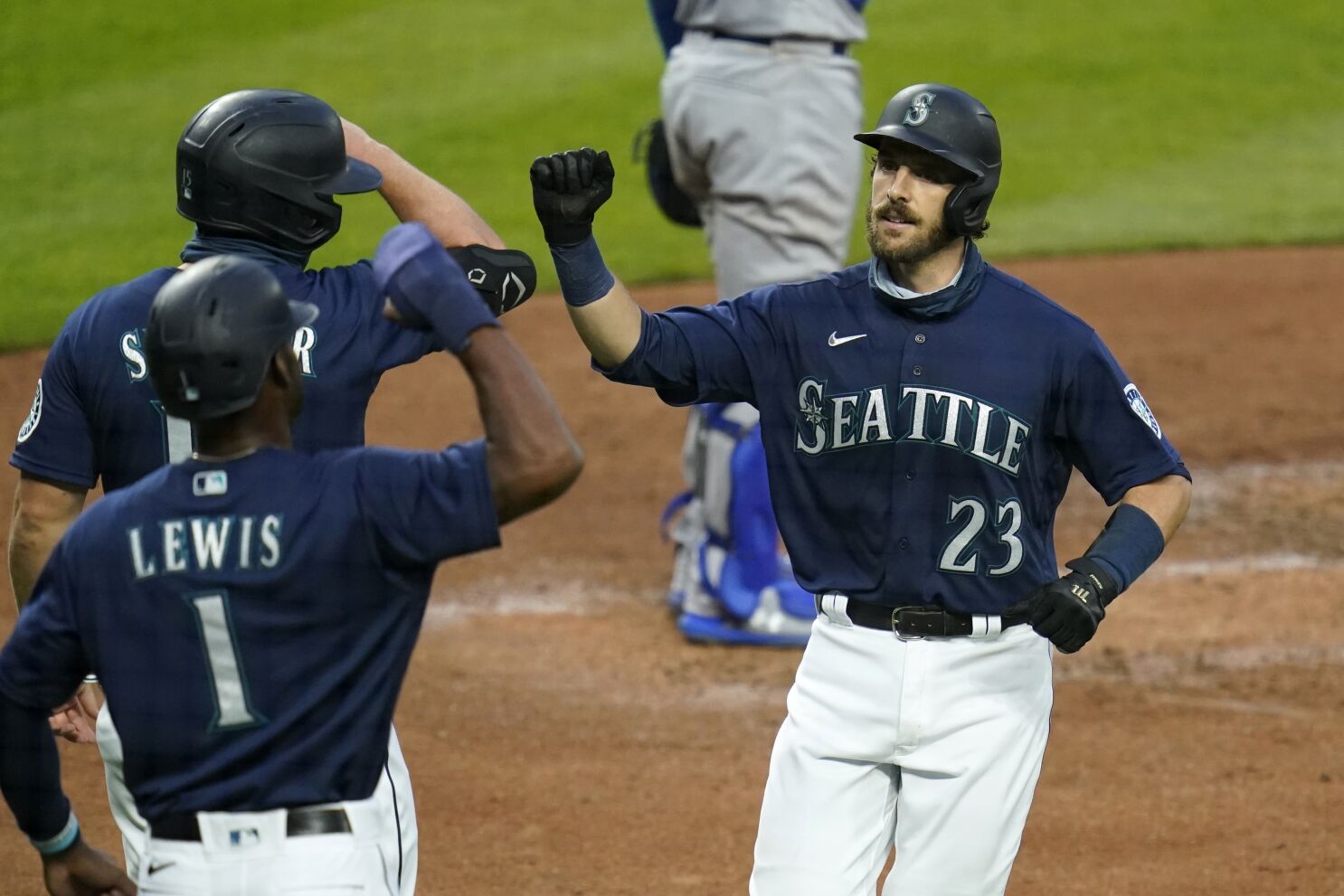 Dodgers rally for 6-4 victory over Seattle Mariners