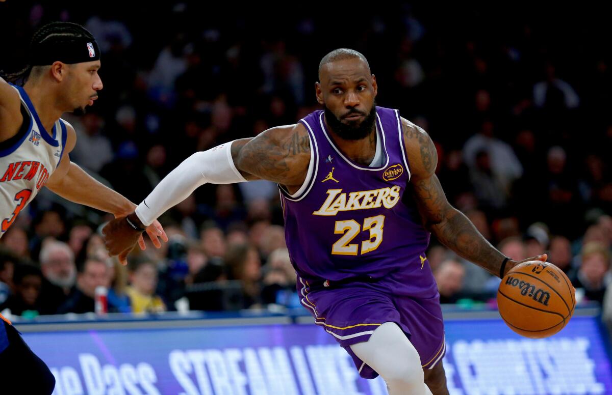 LeBron James, Josh Hart ve Knicks karşısında 22 sayı, 6 asist ve 5 ribauntla oynadı.