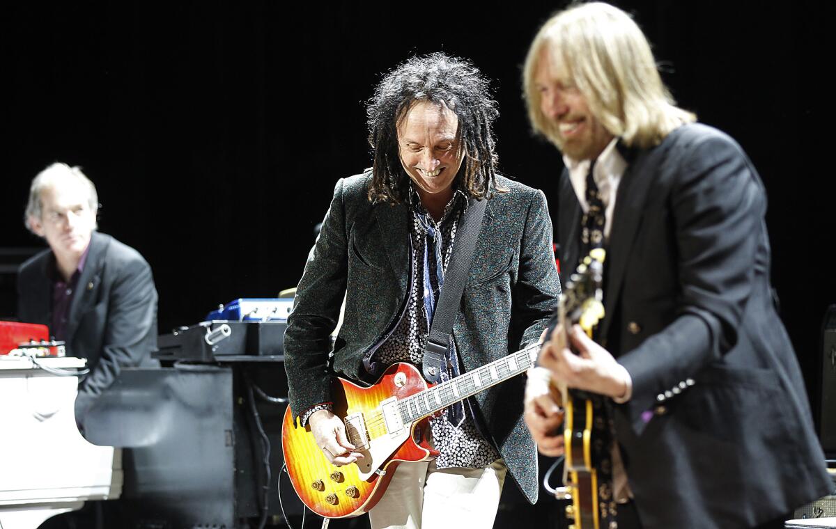 Tom Petty and the Heartbreakers have announced a new album "Hypnotic Eye" and a tour.