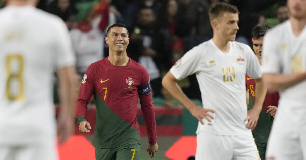 Cristiano bate recorde de maior número de jogos na vitória de Portugal