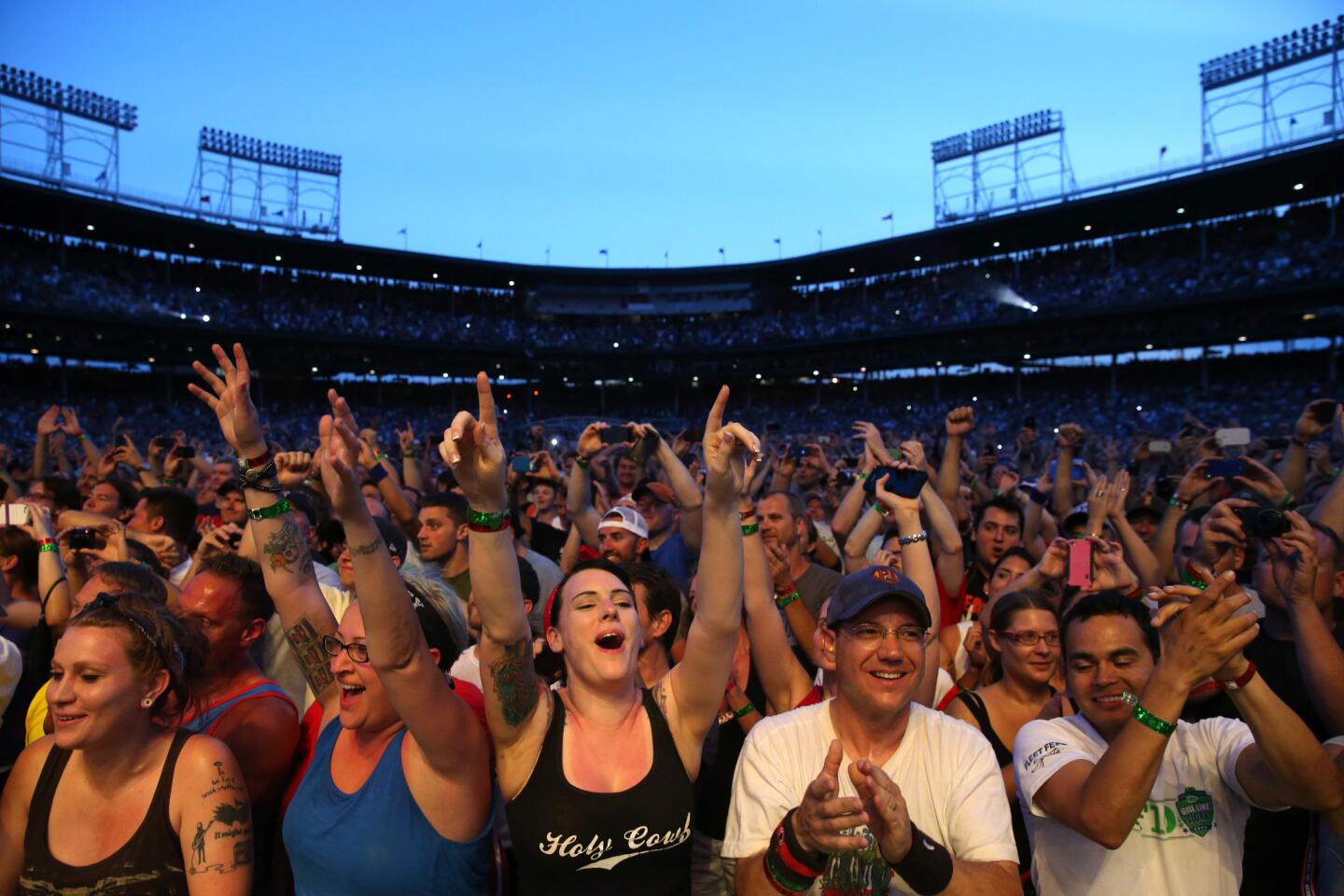 chi-pearl-jam-at-wrigley-field-20130719-020