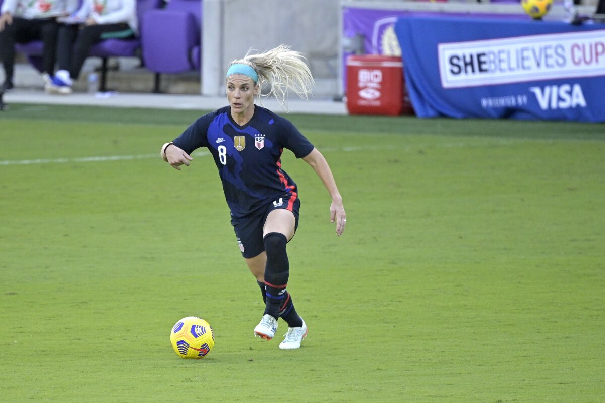United States midfielder Julie Ertz (8) controls a ball 