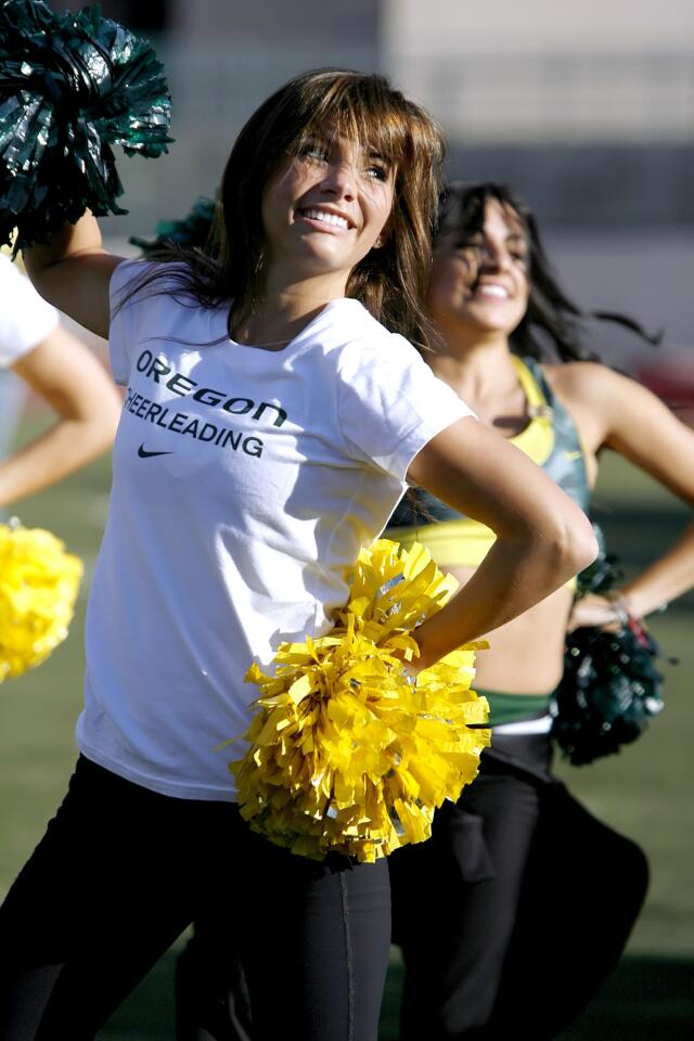 Photo Gallery: Oregon Ducks band practice at Glendale College