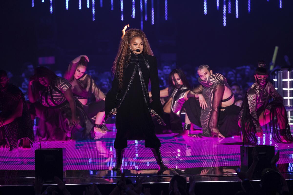 ARCHIVO - Janet Jackson canta en la ceremonia de los Premios MTV Europeos, el 4 de noviembre de 2018 en Bilbao