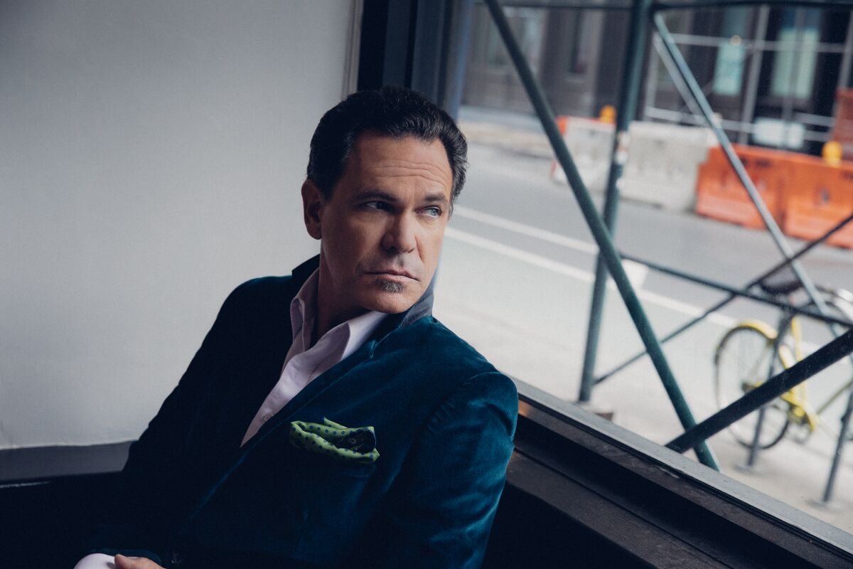 "The task at hand is to deliver the emotional content," says acclaimed singer Kurt Elling. "That means your brain is functioning in a different way than when you're rehearsing."