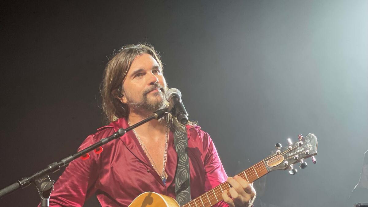El show 'Origen Tour' no necesita de grandes efectos especiales, solamente la guitarra de Juanes