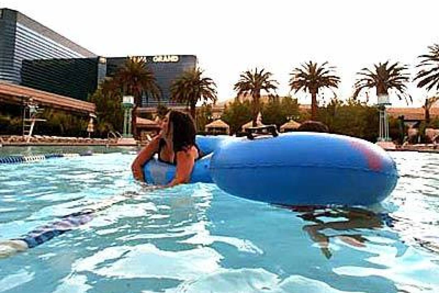 Vegas' Coolest Pools - Los Angeles Times
