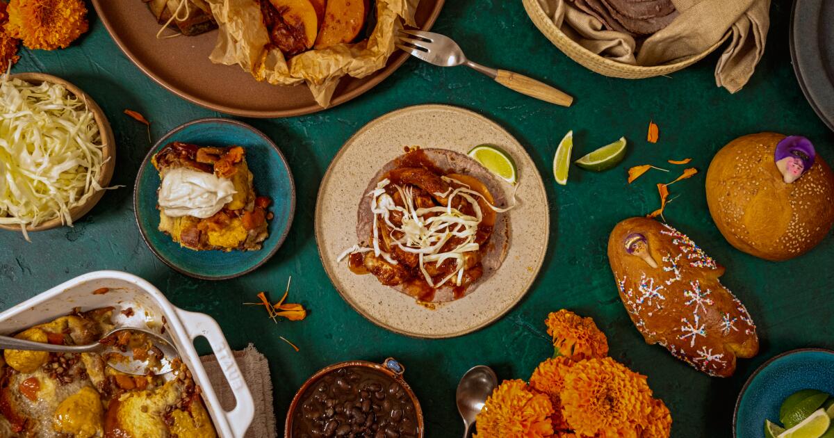 What to make for Día de Muertos? A fall dish to be unwrapped like a gift