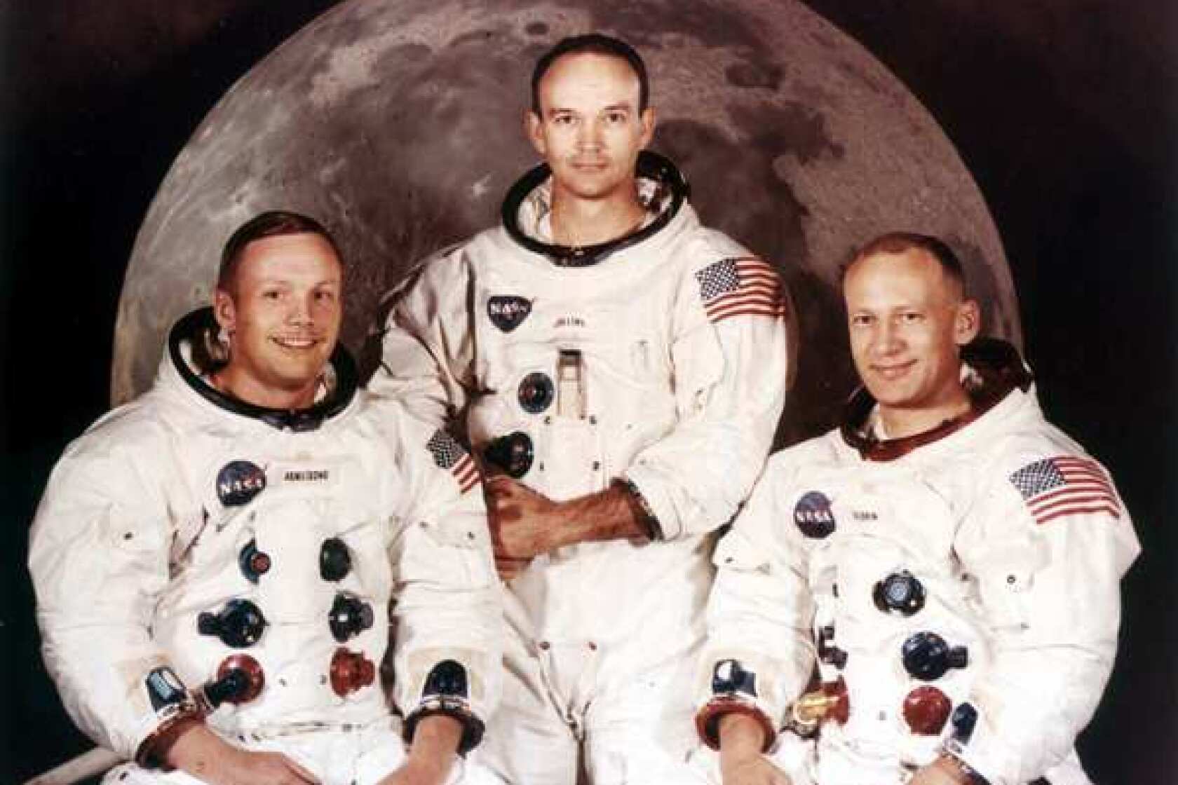 Neil Armstrong, first person to walk on moon, dies at 82 - Los Angeles Times