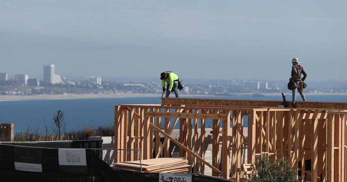 Locals Are Leaving, Permits Are Few. Malibu Is Suffering A Post-fire Identity Crisis - Beritaja Locals Are Leaving, Permits Are Few. Malibu Is Suffering A Post-fire Identity Crisis - Beritaja