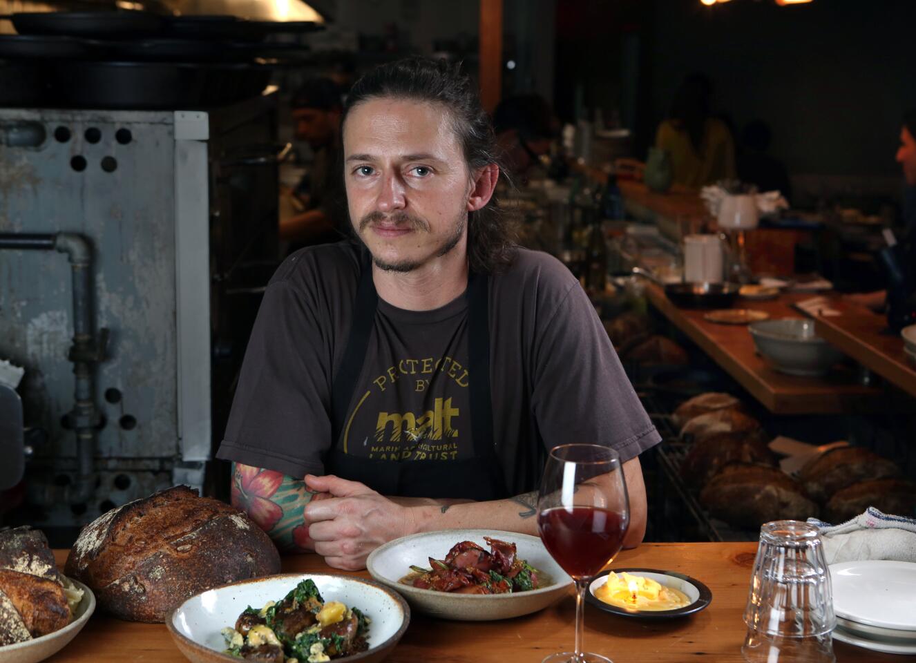 Jonathan Gold reviews Journeymen