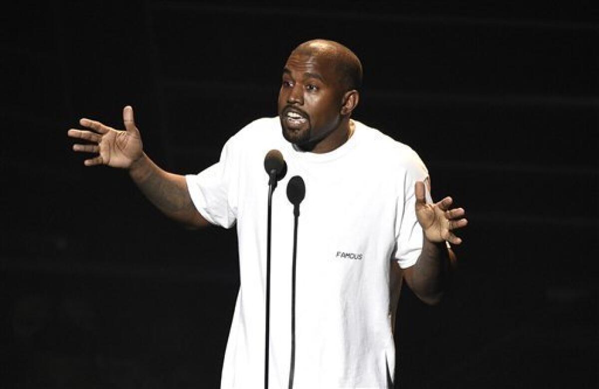 El rapero Kanye West fue hospitalizado este lunes en Los Ángeles (EEUU) apenas horas después de cancelar repentinamente su gira "Saint Pablo Tour", informaron medios locales.