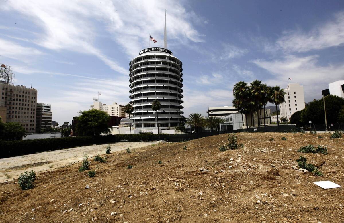 Developers of a high-rise project near the Capitol Records Tower in Hollywood face questions over seismic safety.