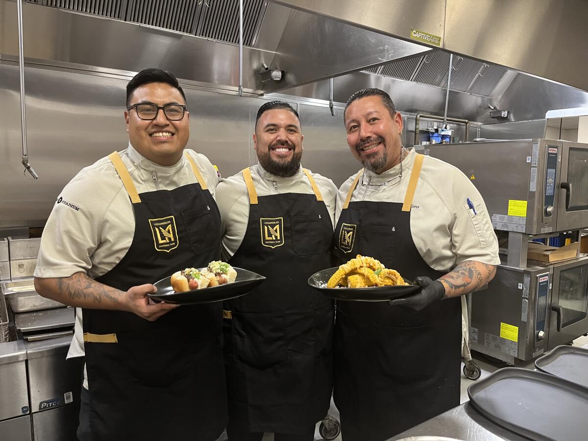 El trio de chef latinos en el BMO Stadium 