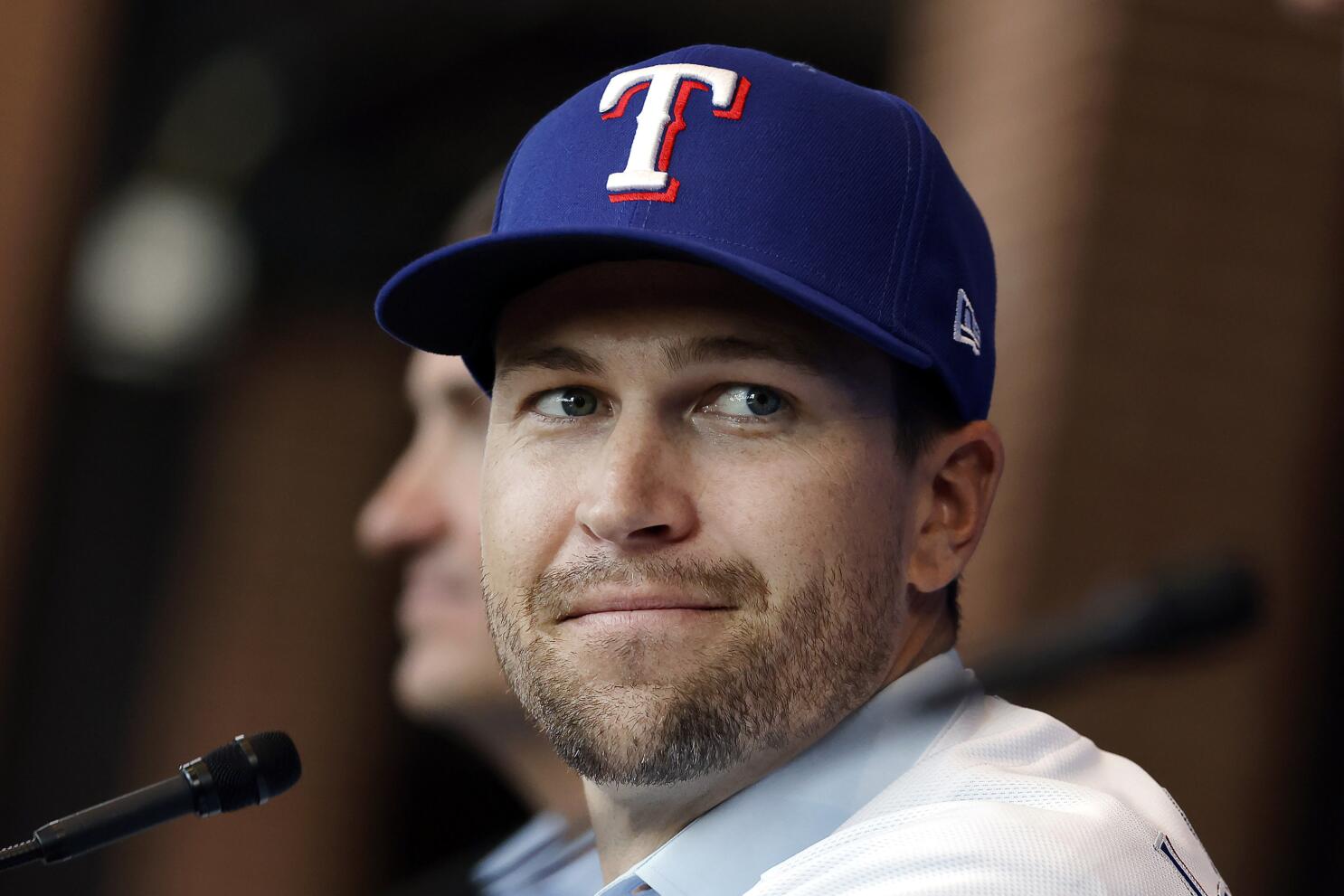 Rangers hold deGrom out of 1st spring workout with tightness