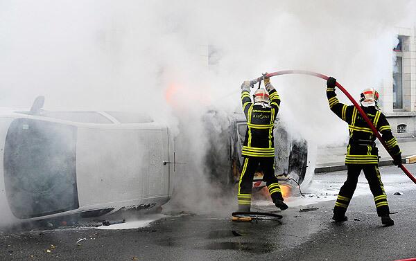 Burning cars in Lyon