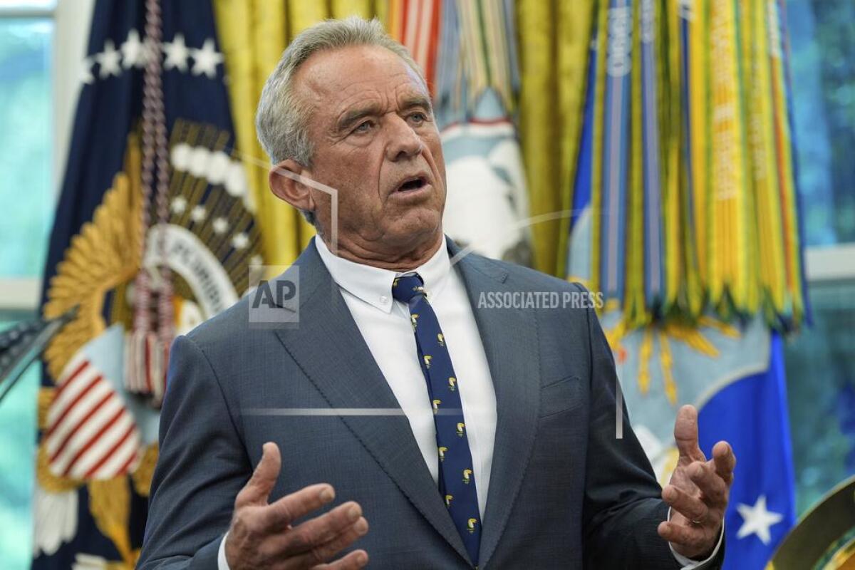 El secretario de Salud y Servicios Humanos, Robert F. Kennedy Jr.,