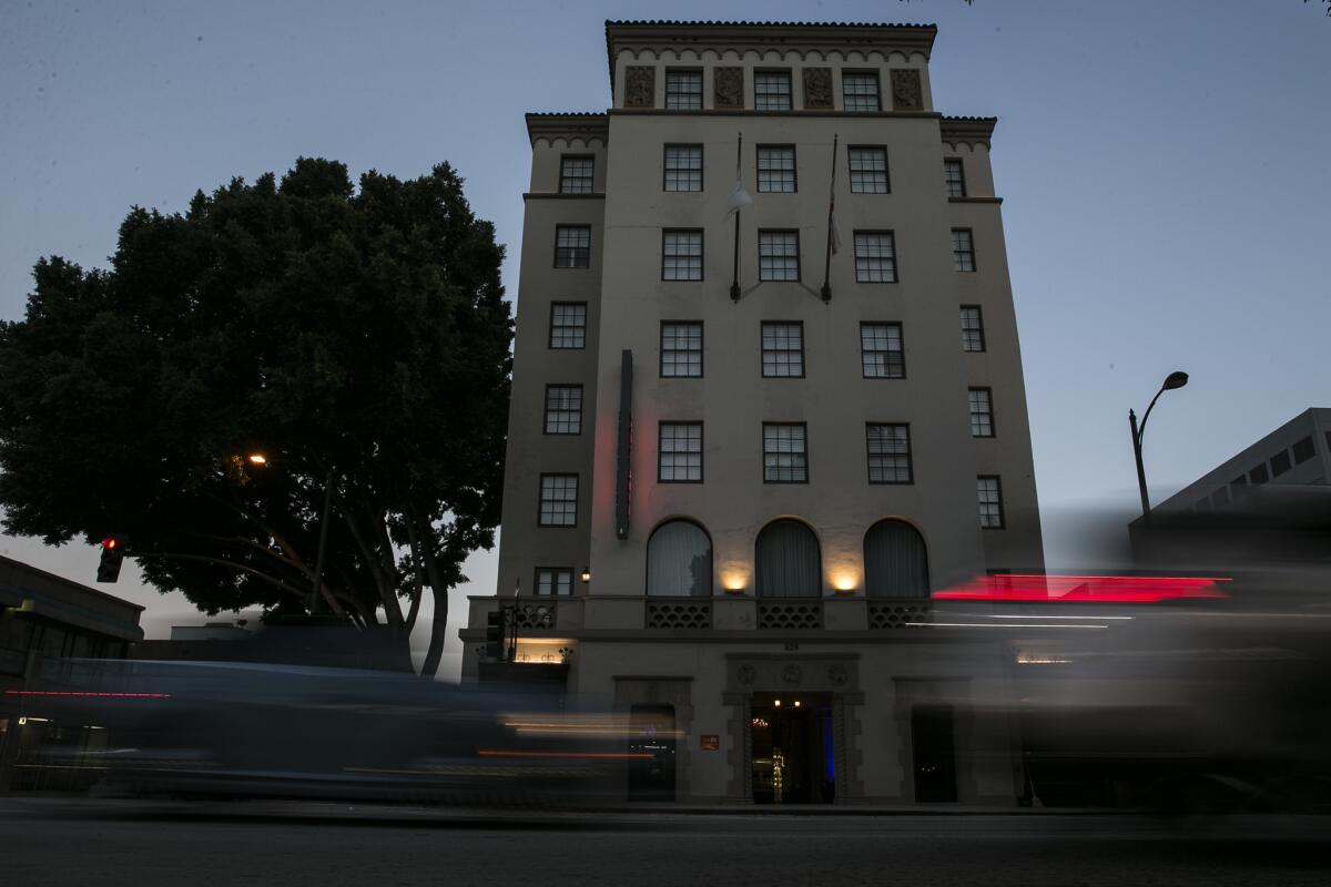 Warren afirmó que ella y Puliafito habían estado de fiesta en el lujoso Hotel Constance, en Pasadena, cuando una dosis de la droga GHB la dejó “completamente incapacitada”. Un empleado del hotel llamó entonces al 911 (Robert Gauthier / Los Angeles Times).