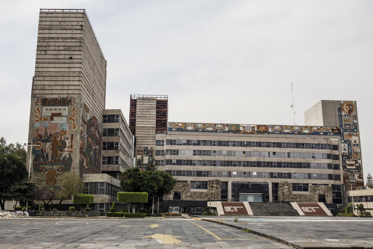 Built in the '50s, Centro SCOP was abandoned after the 2017 earthquake, with some of its murals partly removed.