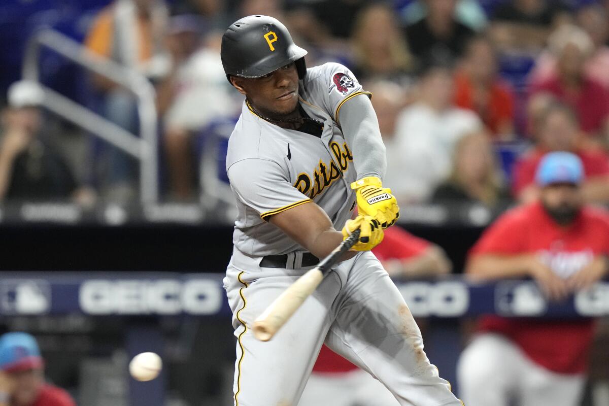 Pirates 3B Ke'Bryan Hayes placed on 10-day IL with lower back