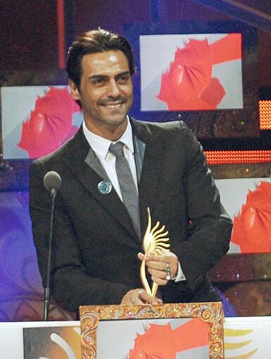 Best Supporting Role Male: Arjun Rampal
