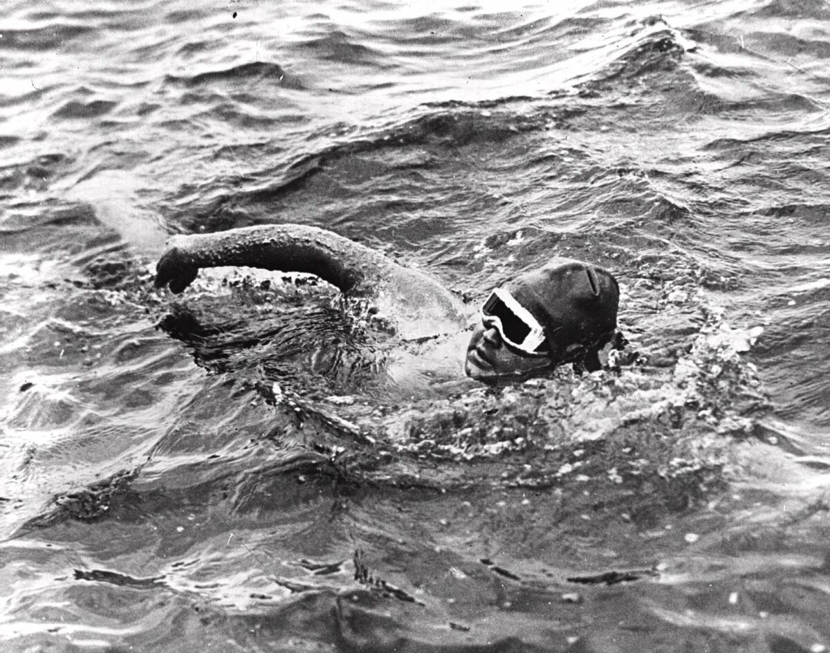 Nineteen-year-old Gertrude Ederle becomes the first woman to swim the English Channel.