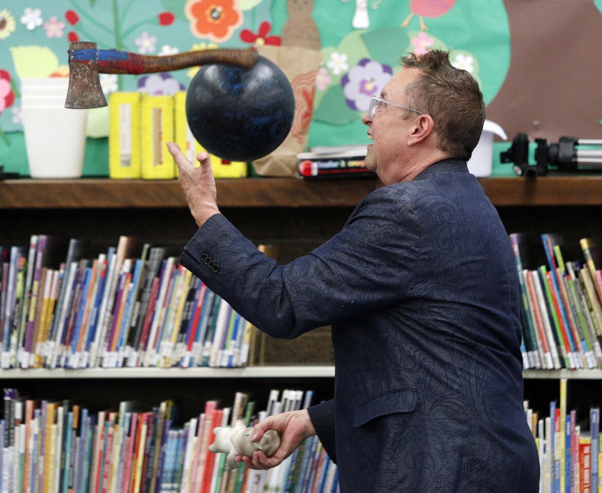 Photo Gallery: Comic juggler Michael Rayner performs for children at La Canada Library