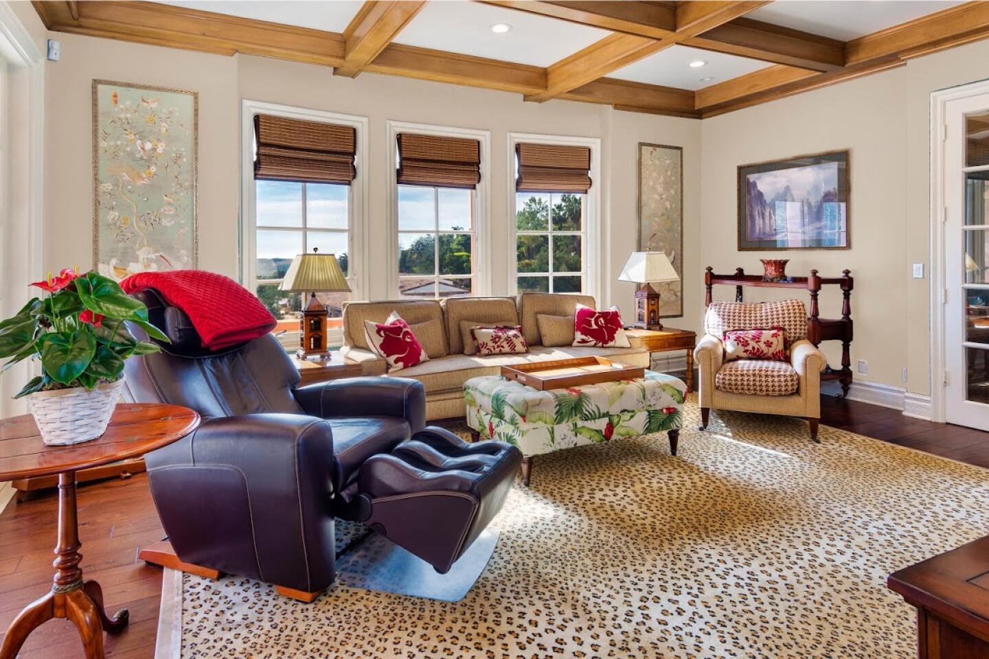 Kevin Sorbo sells Westlake Village villa for $3.35 million - Los ...