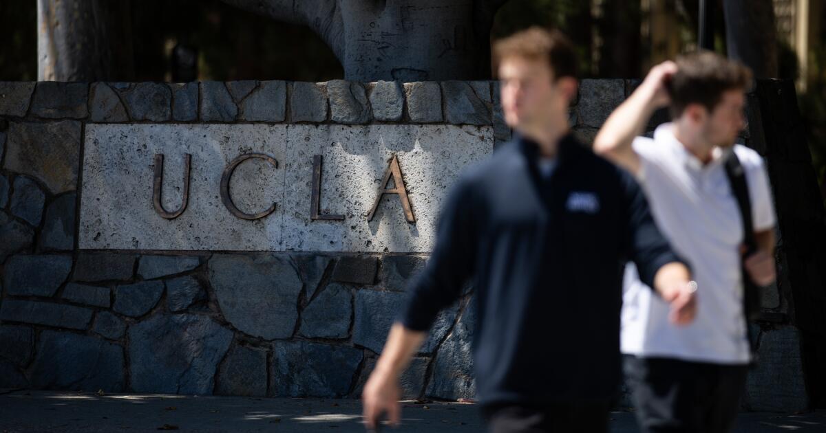 UC will review high school course requirements amid the SAT debate UC will review high school course requirements amid the SAT debate