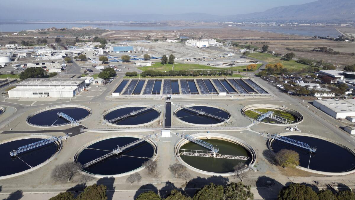 Esta fotografía muestra la instalación de tratamiento de aguas residuales de San José-Santa Clara