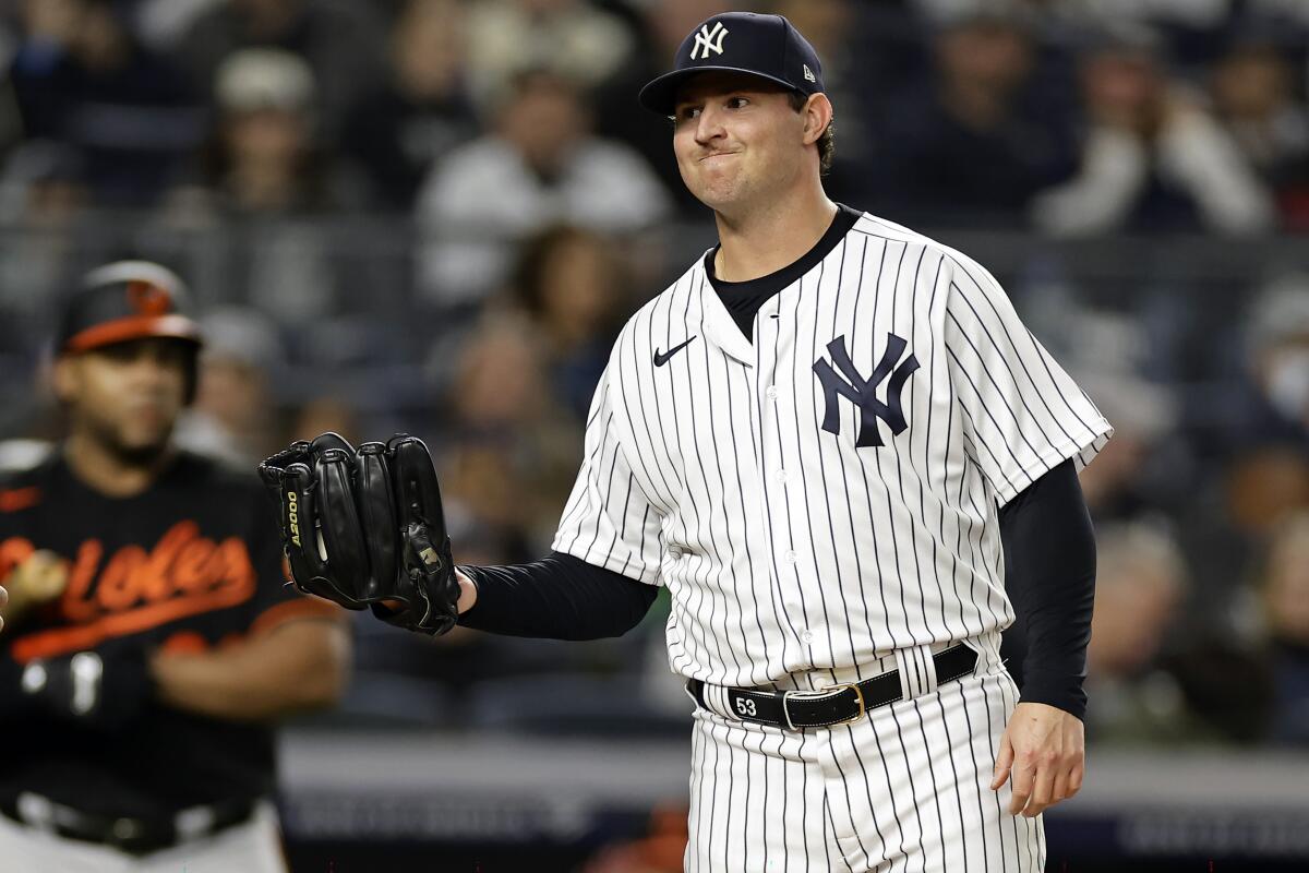 Yanks' Holmes likely out until Division Series; Britton hurt - The San  Diego Union-Tribune