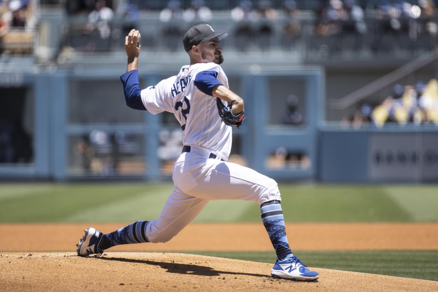 Guardians prey on some 'bad bounces' to take series finale from Blue Jays