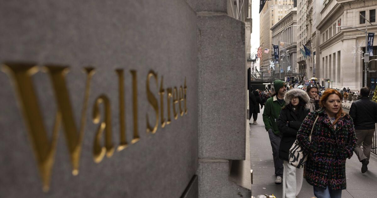 Wall Street heads toward a 7th straight winning week