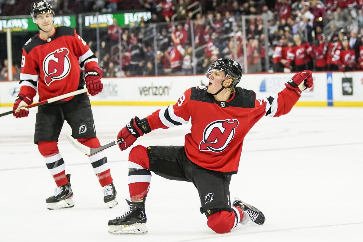 New Jersey Devils Free Agent Miles Wood signs with Colorado