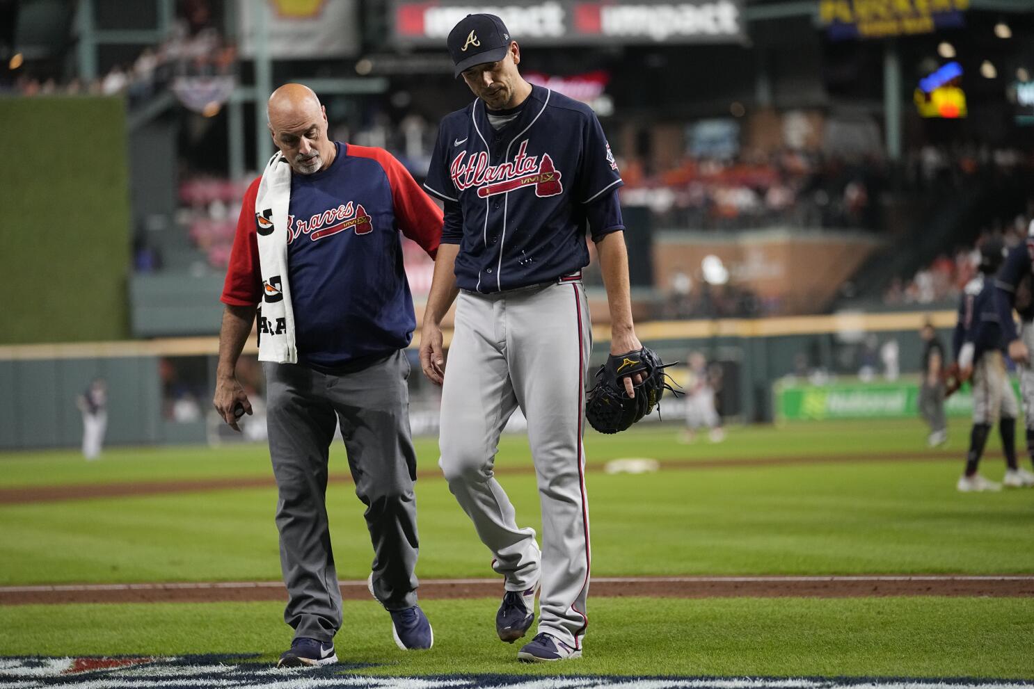 Bad break: Braves' Morton fractures leg in Series opener