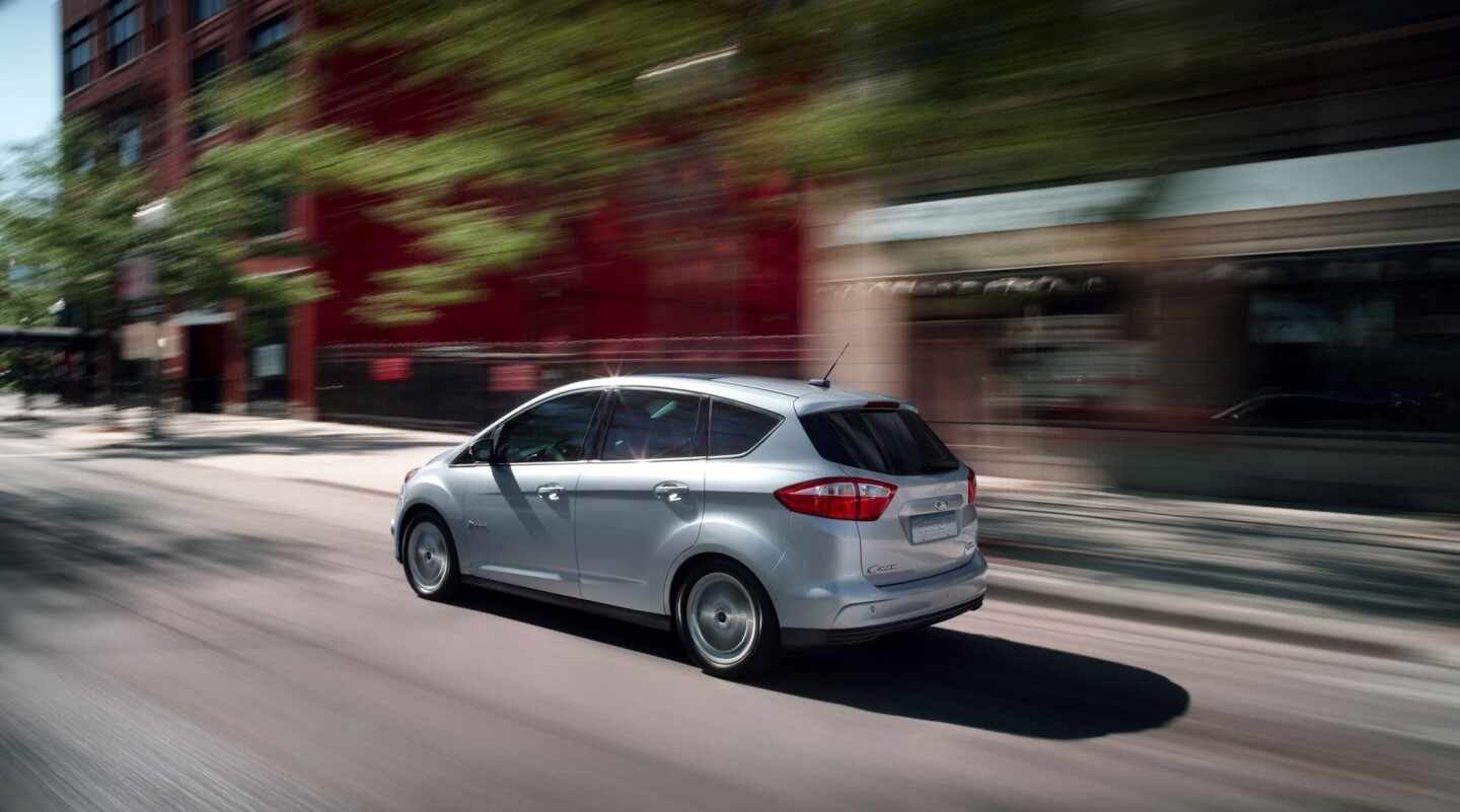 Looks Aside Ford C Max Hybrid Has Leg Up On Prius V Los Angeles Times