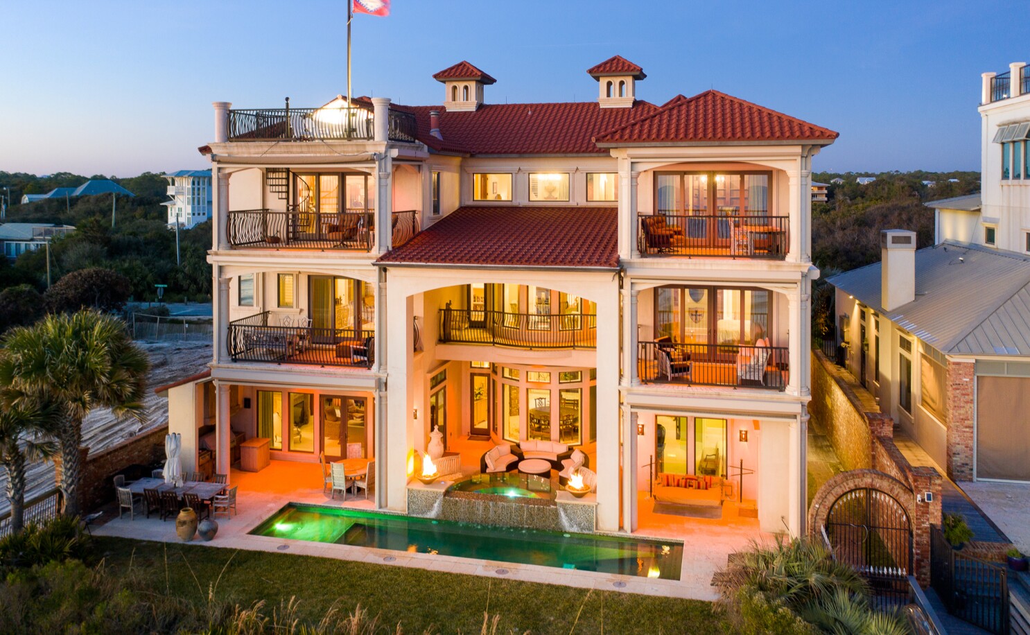 Mike Huckabee Hauls In 9 4 Million For Florida Beach House Los Angeles Times